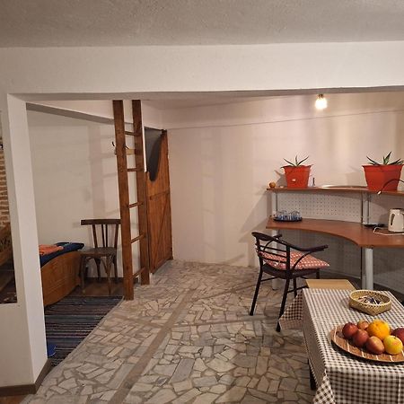 At Pikotiko'S - Korca City Rooms For Rent Luaran gambar