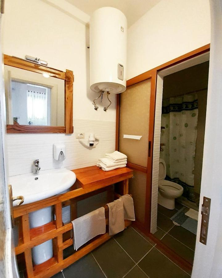 At Pikotiko'S - Korca City Rooms For Rent Luaran gambar