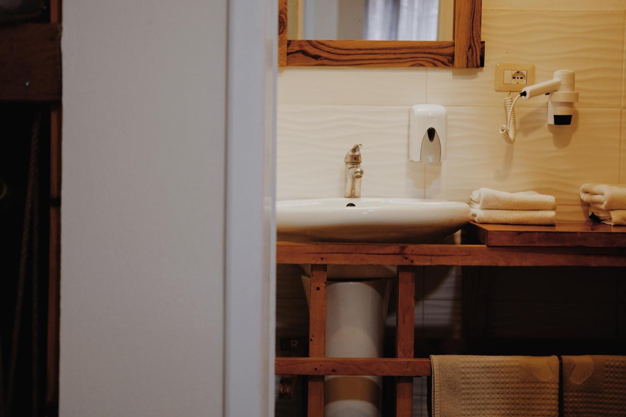 At Pikotiko'S - Korca City Rooms For Rent Luaran gambar
