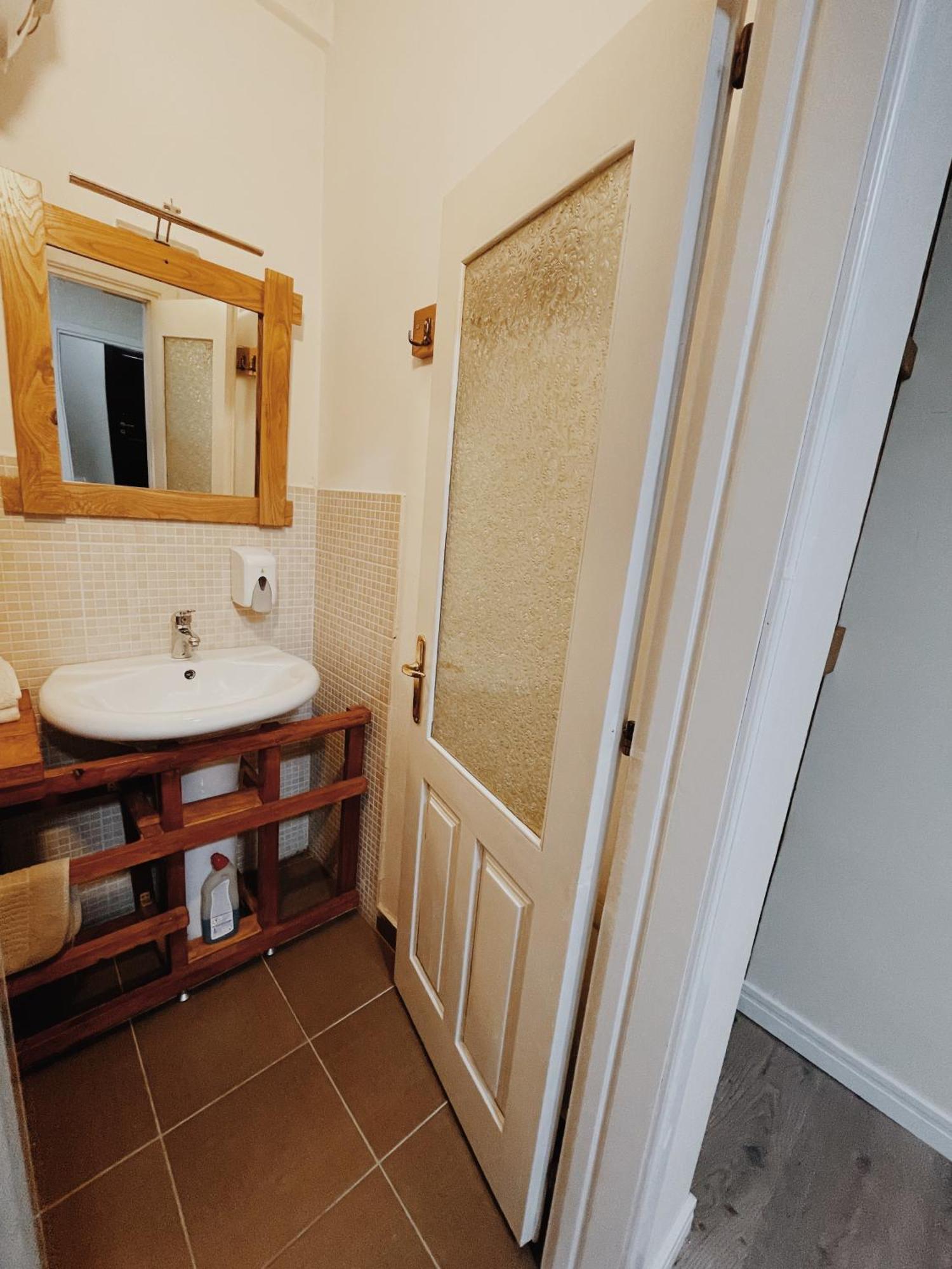 At Pikotiko'S - Korca City Rooms For Rent Luaran gambar